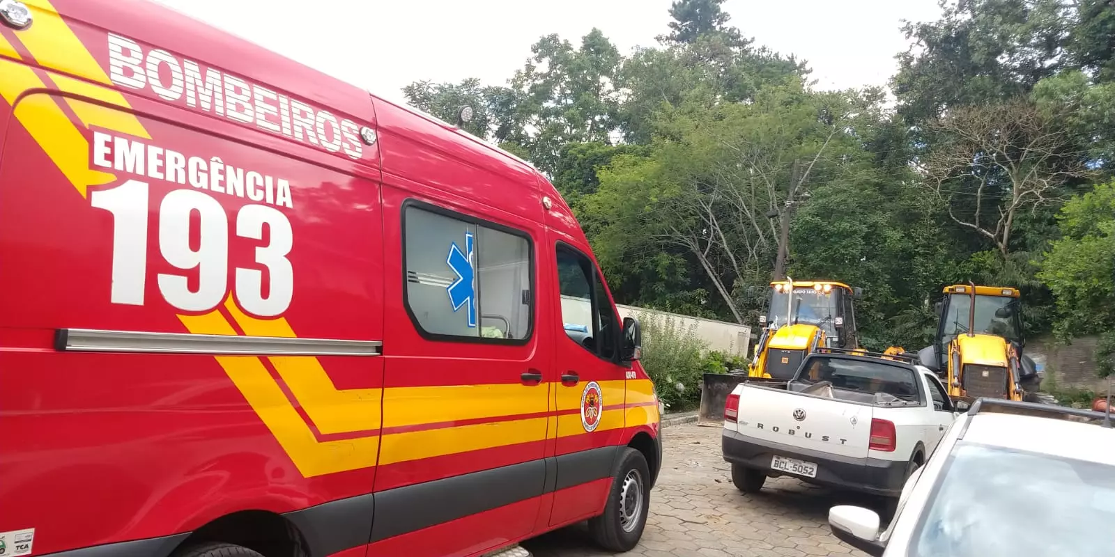 Trabalhador fica soterrado em buraco de 5 metros em Porto União